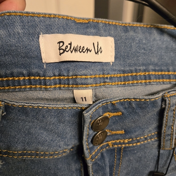 NWT Between Us Junior Jeans size 11 - Picture 3 of 3